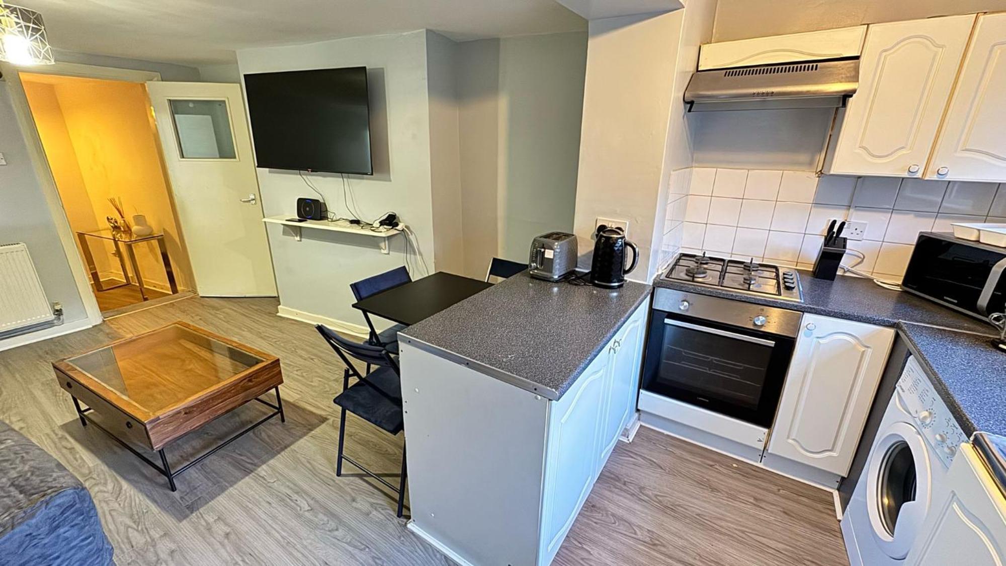 - Close To Kings Cross!