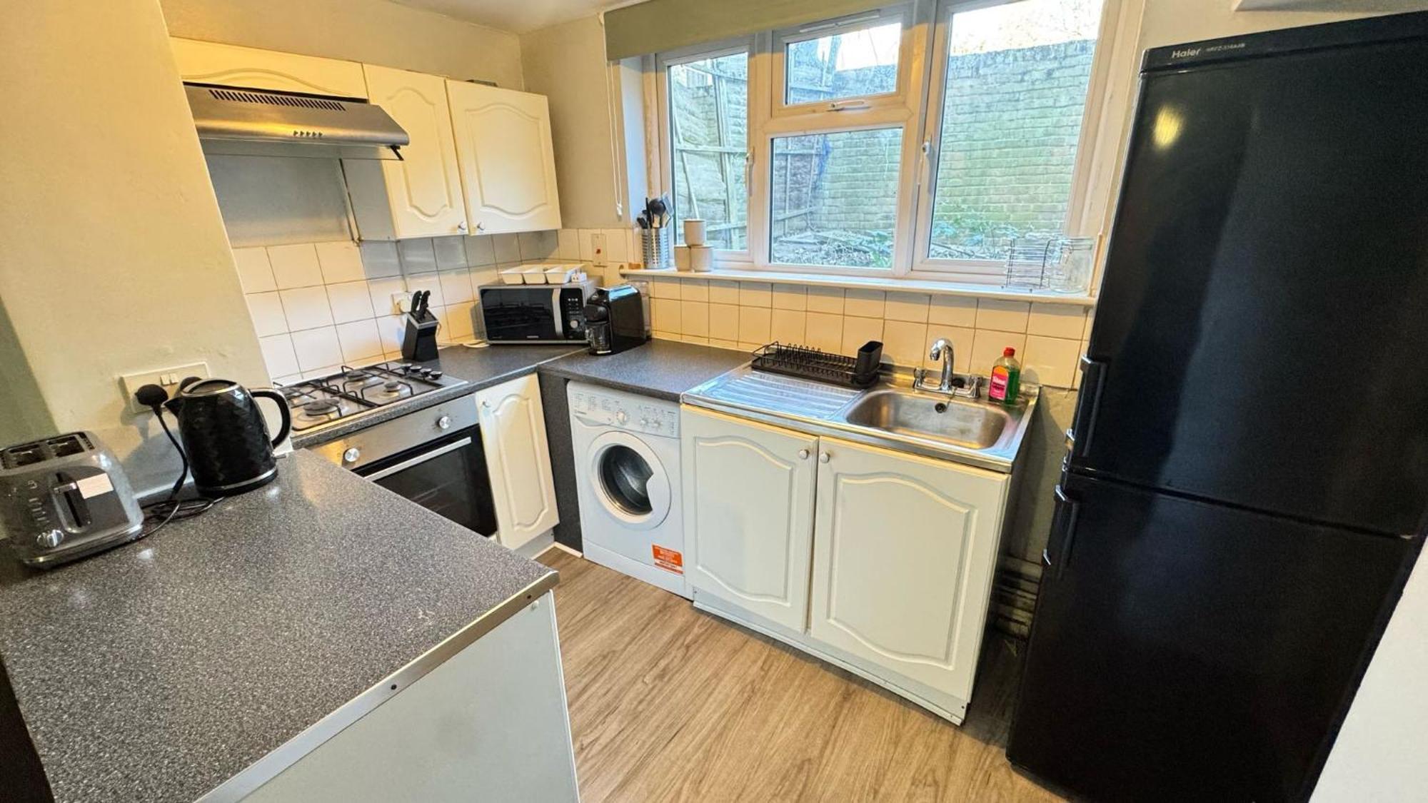 - Close To Kings Cross!